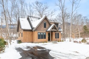 Exterior - South Peak Riverside Hideaway | River/Trail Access (Lincoln)