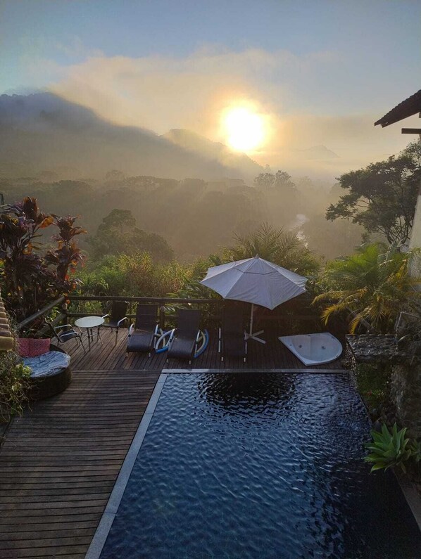 Outdoor pool - Pousada Bella Vista (Itatiaia)