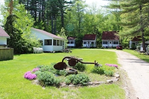 Property grounds - Vista Apartment-Private Beach-Pets Welcome - Round Table Lodge, Sebago, Maine (Sebago)