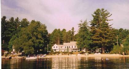 Vista Apartment-Private Beach-Pets Welcome - Round Table Lodge, Sebago, Maine
