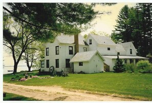 Exterior - Vista Apartment-Private Beach-Pets Welcome - Round Table Lodge, Sebago, Maine (Sebago)