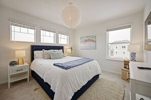 3 Schlafzimmer, Schreibtisch, Bügeleisen/Bügelbrett, WLAN