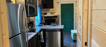Cozy cabin with WiFi and AC in charming Mill Spring