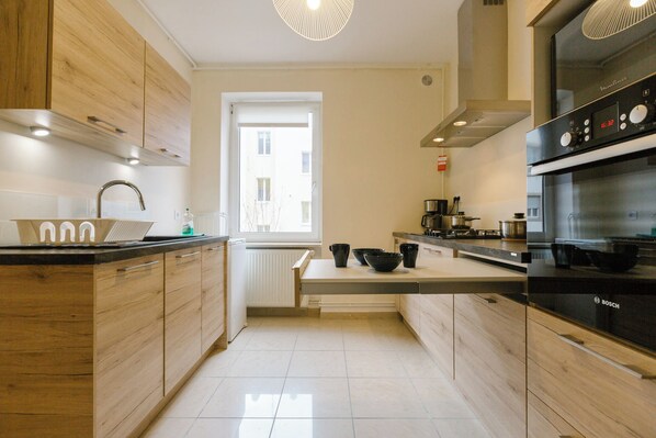 Fridge, microwave, oven, dishwasher