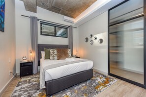 1 bedroom, in-room safe, iron/ironing board, Internet