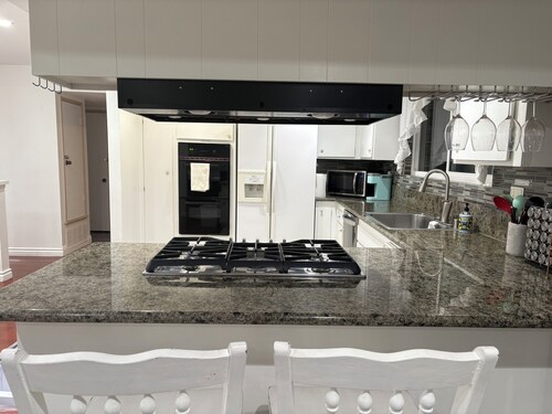 Spacious 4-bedroom house in charming Oxnard