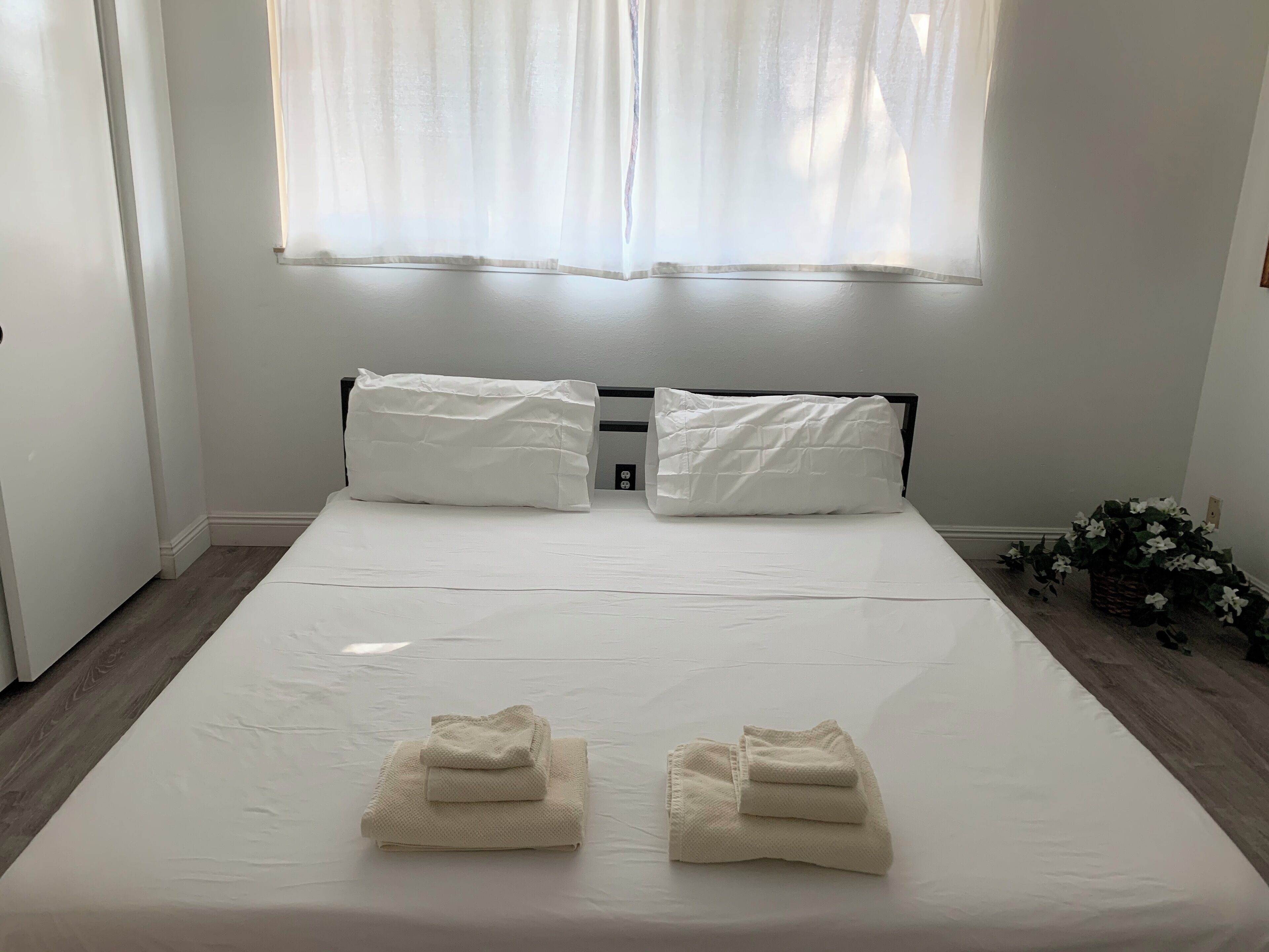 4 chambres, fer et planche à repasser, Wi-Fi, draps fournis