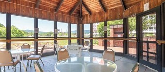 The Summit Suite on the River