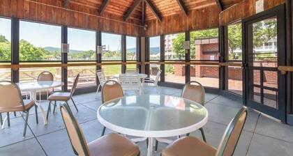 The Summit Suite on the River