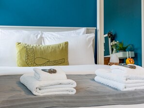 2 slaapkamers, een strijkplank/strijkijzer, gratis wifi, beddengoed