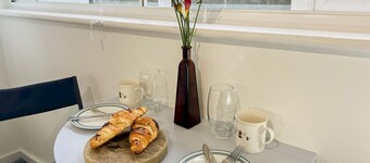 Amersham Station Road Studio - Pass the Keys