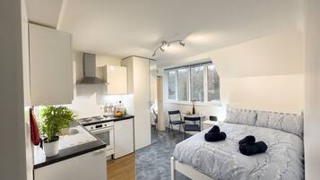 Free WiFi, bed sheets