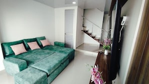 Living area - Rodadero Sur, Beachfront Apartment  (Santa Marta)