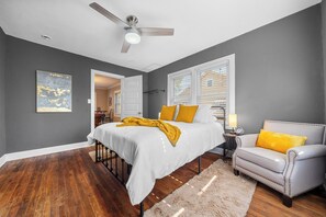3 bedrooms, iron/ironing board, WiFi, bed sheets