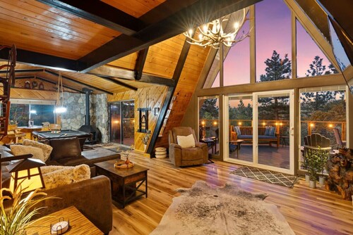 A-Frame Luxury Escape | 5 Min Walk to Ski Resort