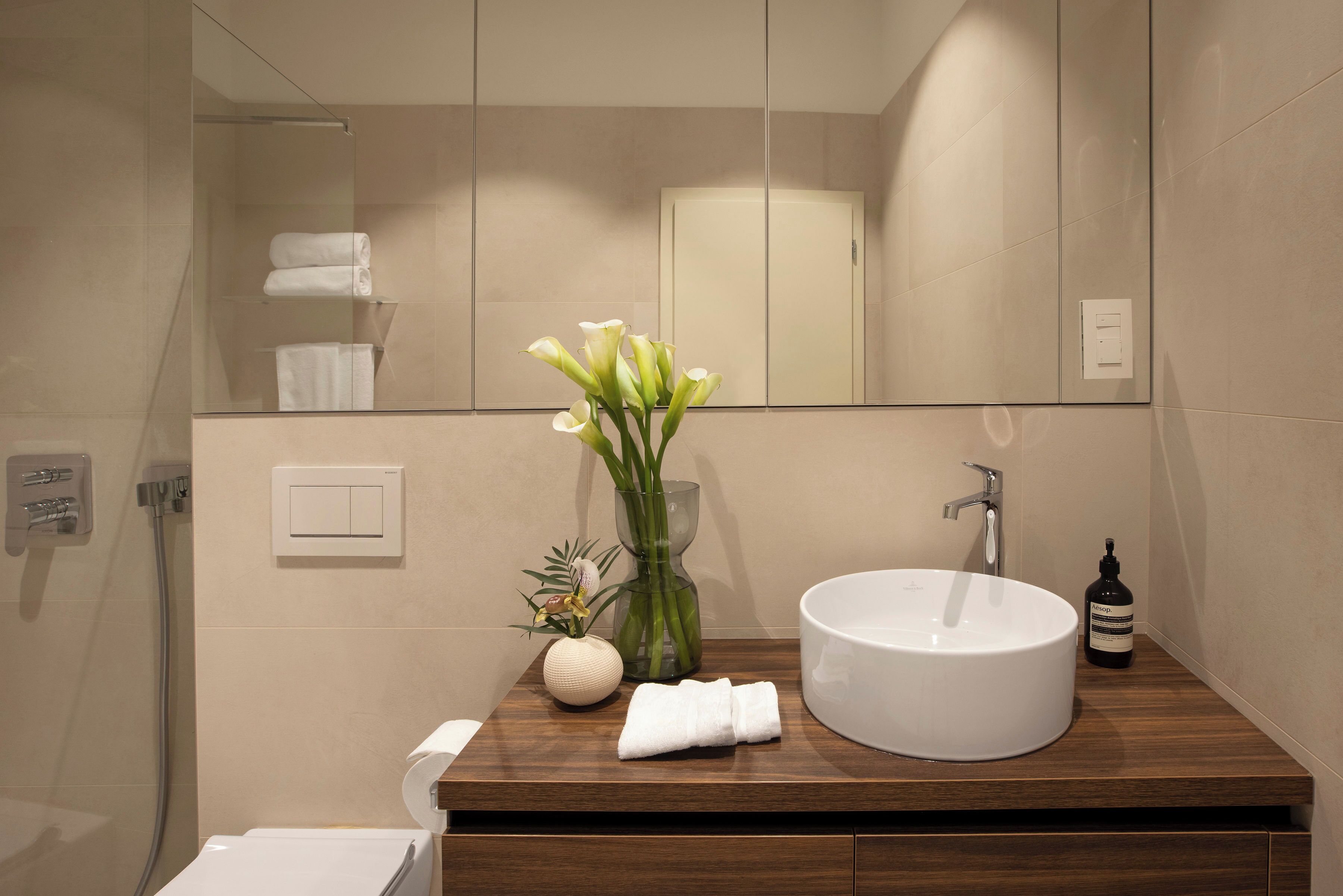Deluxe Double Room, City View | Bathroom | Shower, free toiletries, hair dryer, slippers