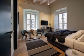 Free minibar, in-room safe, desk, laptop workspace - Luxury Rooms Sorgo Cerva (Dubrovnik)