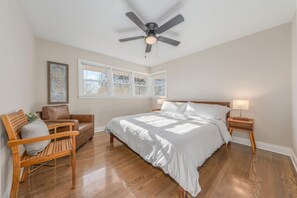 4 bedrooms, iron/ironing board, WiFi, bed sheets