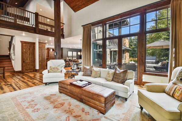 Luxury House | Living area