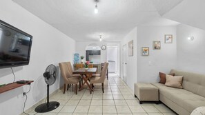 Téléviseur connecté, lecteur de DVD, chaßne audio