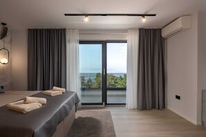 4 bedrooms, iron/ironing board, free WiFi, bed sheets - Villa Aris with heated pool & Seaview (Kostrena (Kvarner))