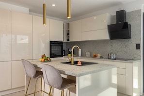 Fridge, oven, stovetop, dishwasher - Villa Aura with heated pool & Seaview (Kostrena (Kvarner))