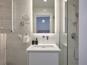 Hair dryer, towels - Anaktora Gardens Apt (Athina)