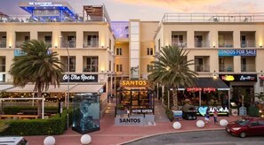 Exterior - Palm Beach Aruba - Prime Location - Free parking!
(Noord)