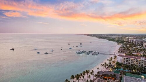 Palm Beach Aruba - Prime Location - Free parking!
