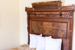 Basic Double Room | Iron/ironing board, free WiFi