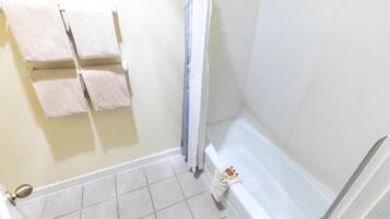 Basic-Doppelzimmer | Badezimmer