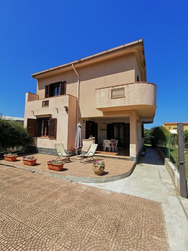 [Location Cefalù] Independent villa with garden