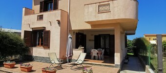 [Location Cefalù] Independent villa with garden