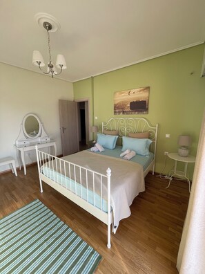 3 soverom, strykejern/-brett, wi-fi og sengetøy