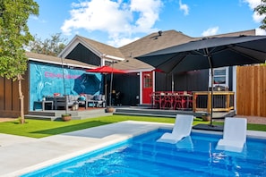 Piscine extérieure, piscine chauffée
