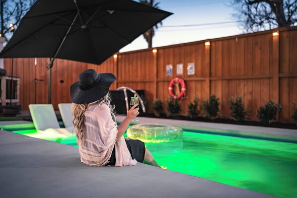 Piscine extérieure, piscine chauffée