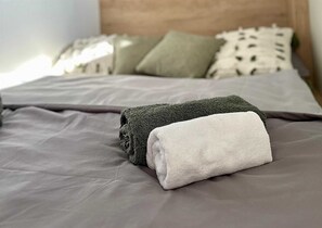 2 bedrooms, iron/ironing board, free WiFi, bed sheets