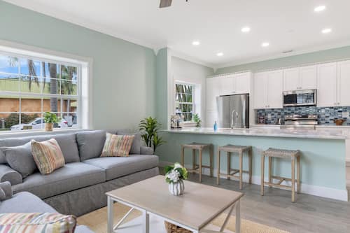 Appartamento, patio, vista mare parziale | Ferro/asse da stiro, Wi-Fi gratuito, lenzuola