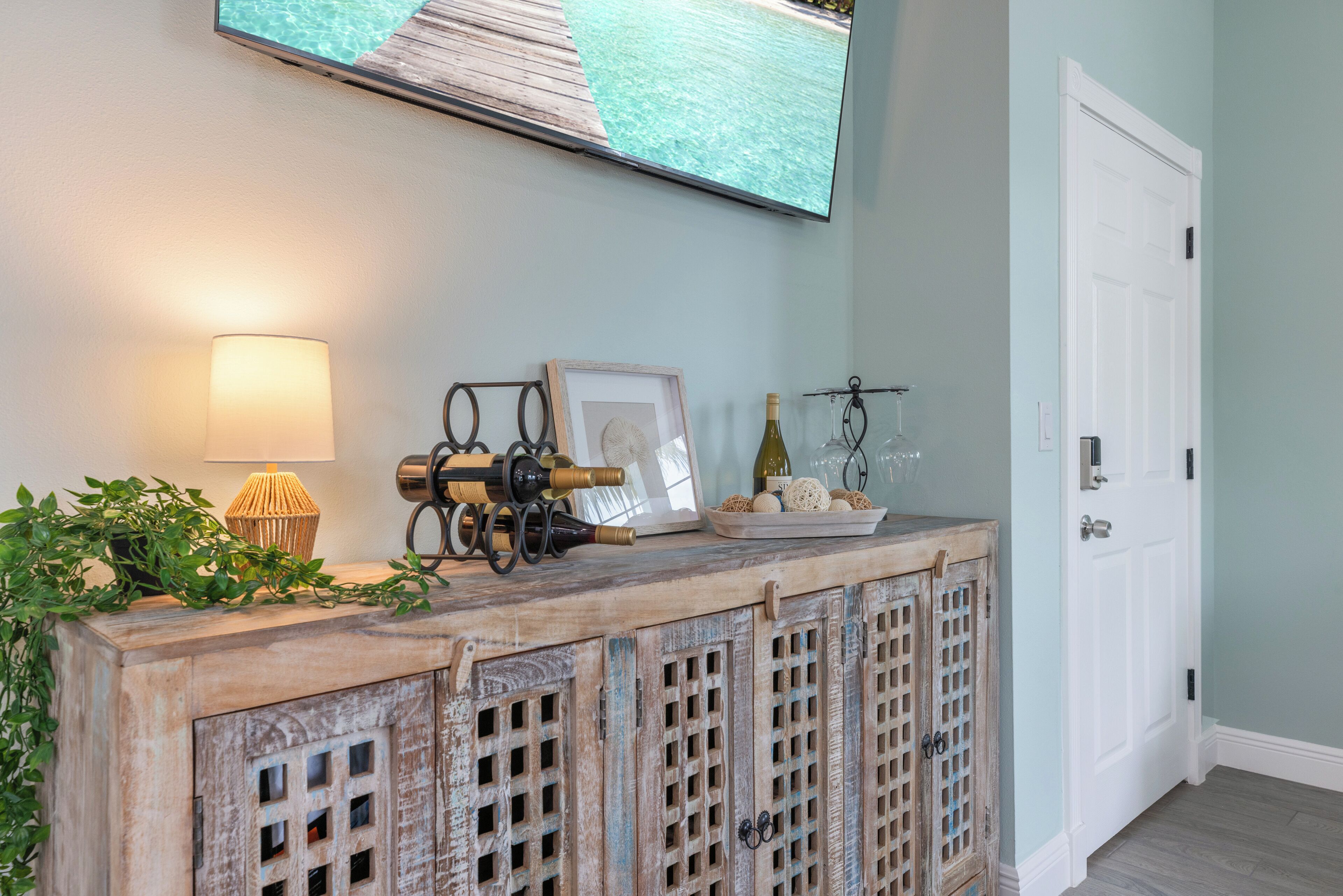 مكواة/لوح كي وواي فاي مجانًا وملاءات أسرّة