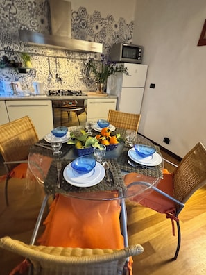 Dining - GHIBELLINA elegant and QUIET apartment in the heart of the city free wi fi (Firenze)