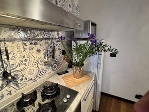 Fridge, microwave, oven, stovetop - GHIBELLINA elegant and QUIET apartment in the heart of the city free wi fi (Firenze)