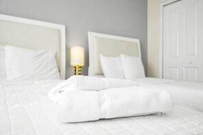 4 Schlafzimmer, Bügeleisen/Bügelbrett, Reisekinderbett, WLAN