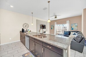 Unclassified image, 5 of 57, button