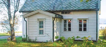 6 Person Holiday Home in Fjortoft