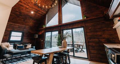 Log Cabin on 95-acres with 2 private lakes