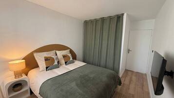 1 habitación, wifi y ropa de cama