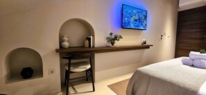 Habitació doble de luxe, 1 llit de matrimoni gran | Minibar i caixa forta a l'habitació 