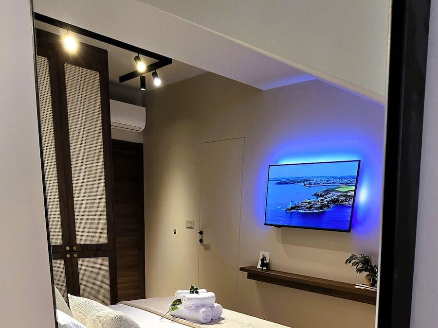 Kamar Double Mewah, 1 Tempat Tidur King | Minibar, brankas, ruang kerja ramah laptop, dan tirai kedap cahaya