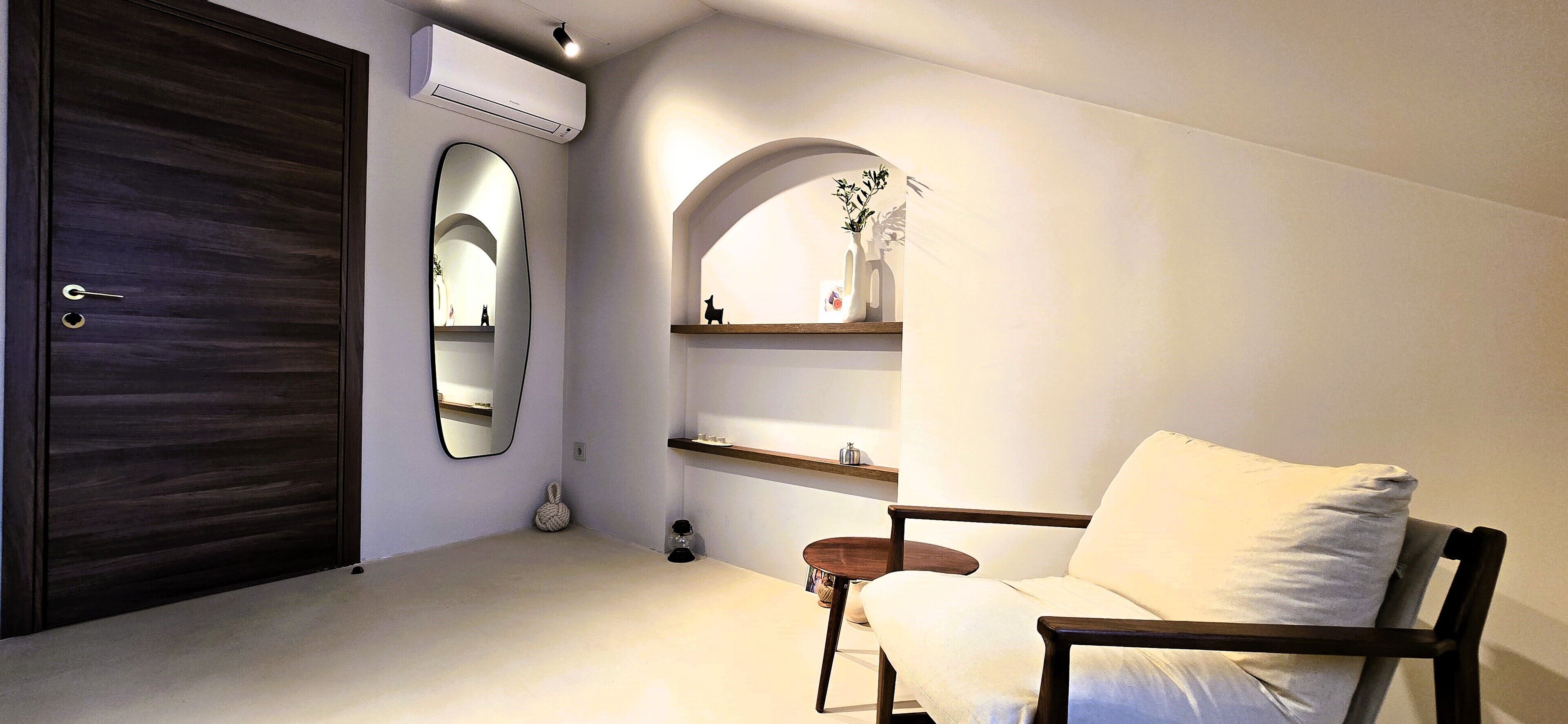 奢华双人房, 1 张特大床 | 迷你吧、客房内保险箱、笔记本电脑工作区、遮光窗帘