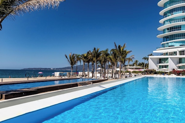 2 outdoor pools